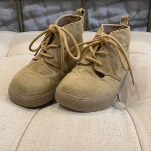 EUC Baby Gap shoes - size 9